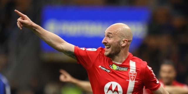 后卫两次进球+门将三度救险！国米惨遭旧将反戈